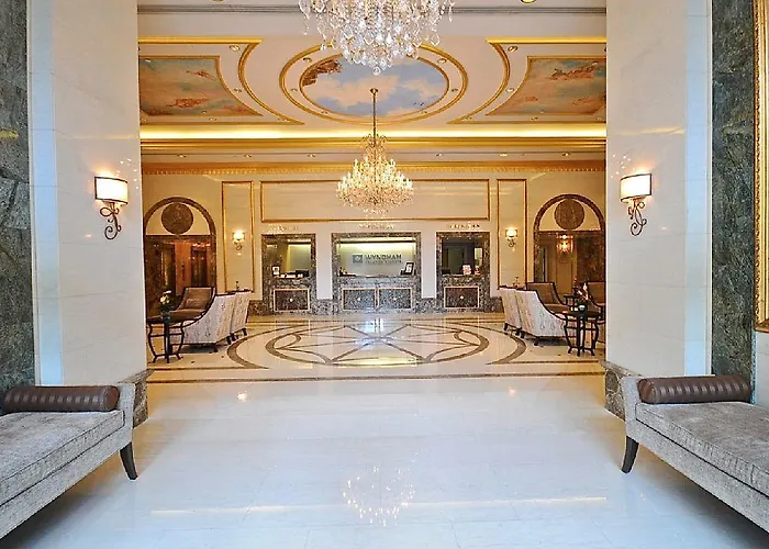 Vacation Rental Studios At Royal Garden Waikiki